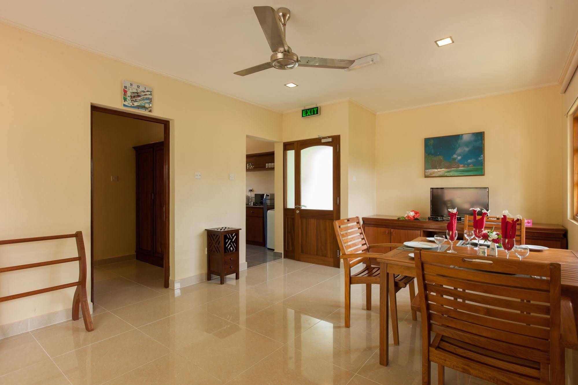 Le Relax Self Catering Apartment La Digue  Extérieur photo
