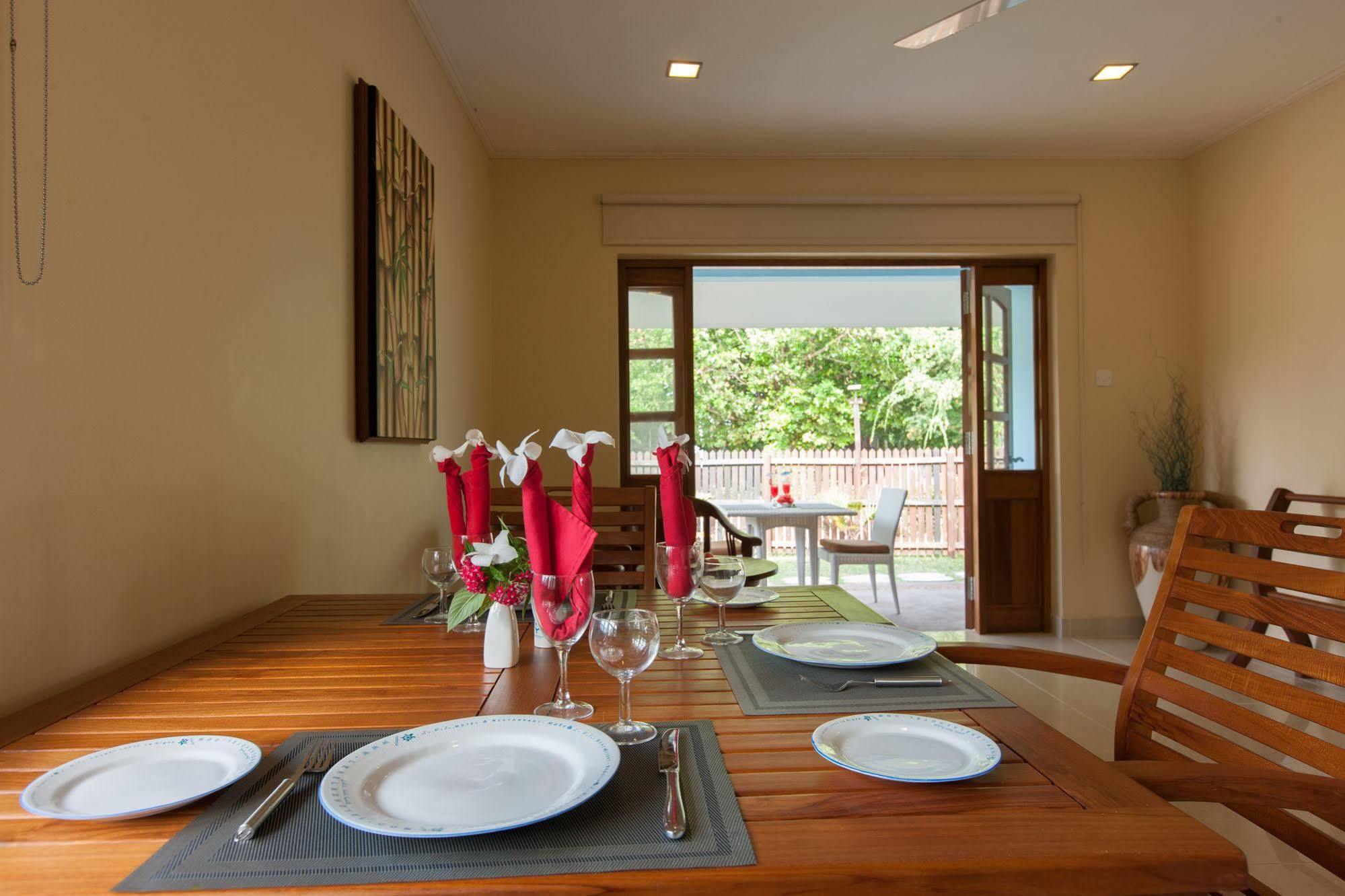 Le Relax Self Catering Apartment La Digue  Extérieur photo