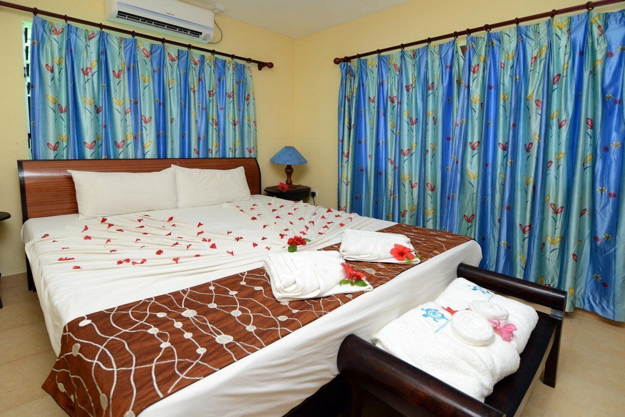 Le Relax Self Catering Apartment La Digue  Extérieur photo